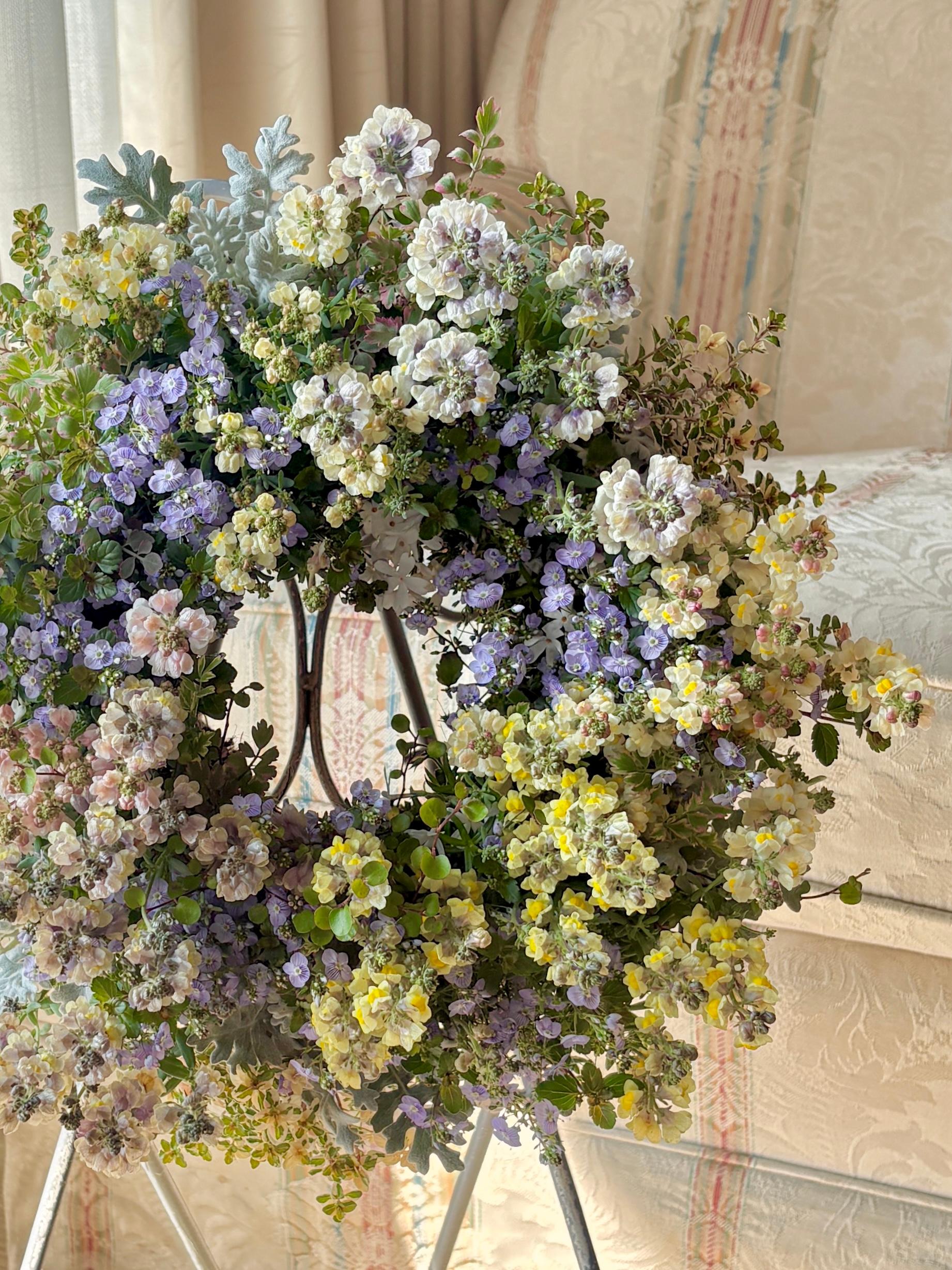 魅惑の花色 リナリアの寄せ植えリース ☆*:.幸せのwreath  「 マダムマルシアの秘密の花園 」 ｡:*☆   　 | 2枚目