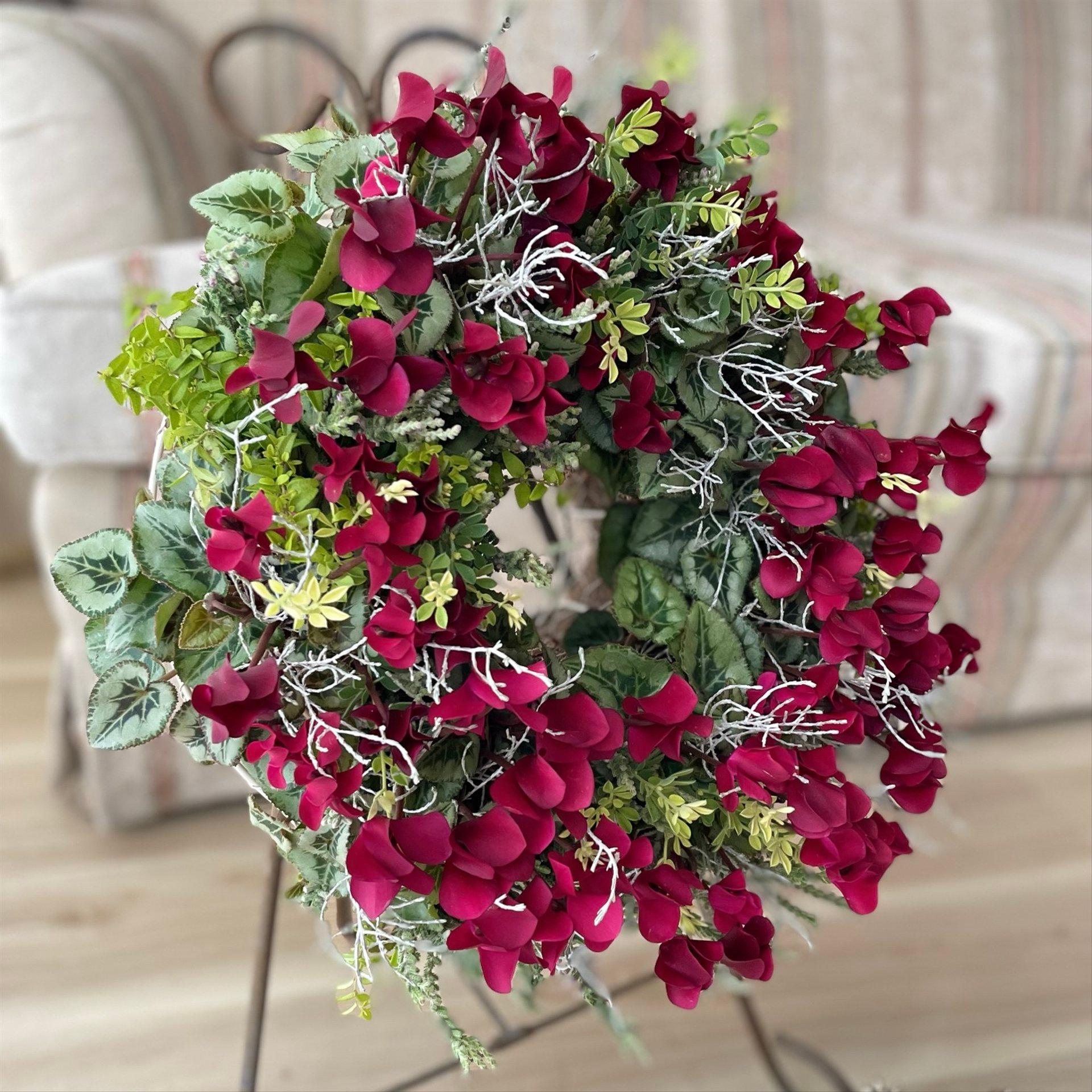 深紅のガーデンシクラメンの寄せ植えリース☆*:.｡.幸せのwreath  「赤いドレスの小さな淑女」.｡.:*☆ | 3枚目