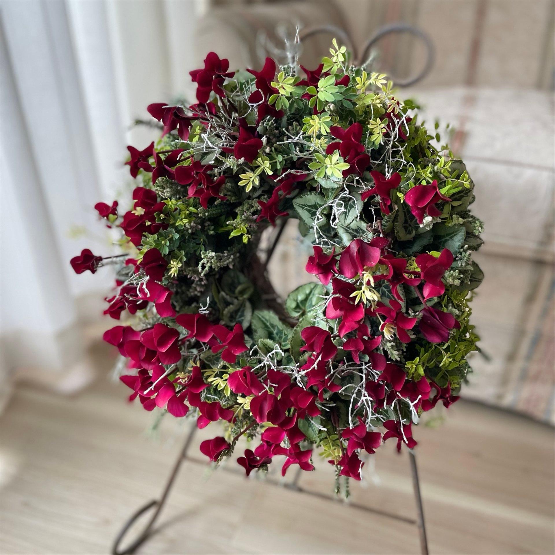 深紅のガーデンシクラメンの寄せ植えリース☆*:.｡.幸せのwreath  「赤いドレスの小さな淑女」.｡.:*☆ | 5枚目